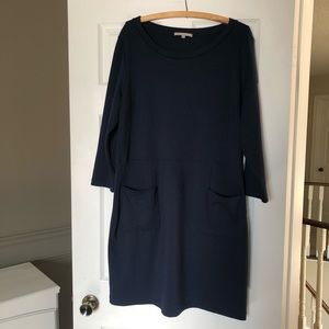 Navy blue dress with pockets!